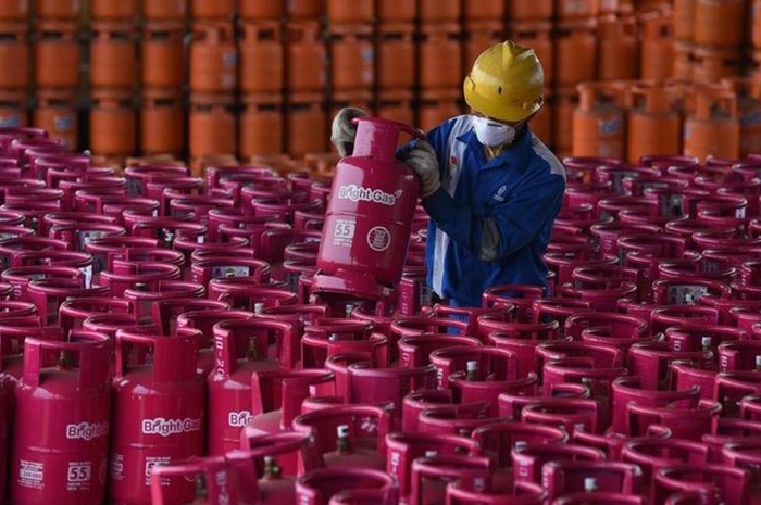 Harga gas elpiji mengalami kenaikan.