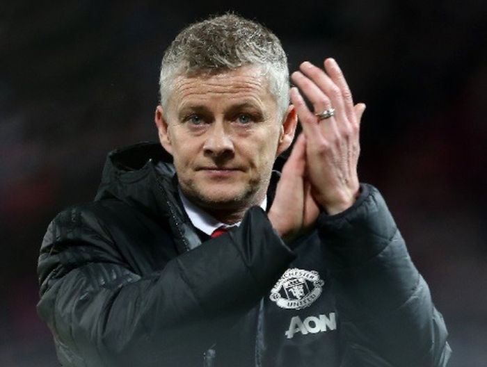 Pelatih interim Manchester United, Ole Gunnar Solskjaer, seusai timnya dikalahkan Paris Saint-Germain dalam laga leg pertama babak 16 besar Liga Champions di Stadion Old Trafford, Selasa (12/2/2019).