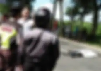 Ngeri, Pengendara Motor Honda Vario Tergeletak Tanpa Nyawa di Tengah Jalan, Korban Tabrak Lari?