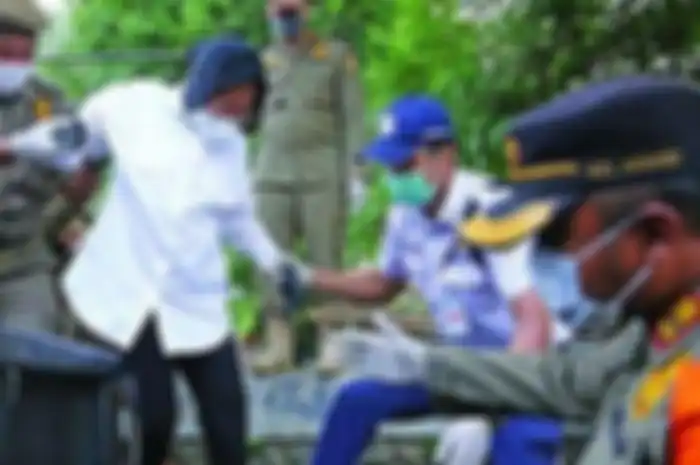 Menteri Sosial, Tri Rismaharini dilaporkan ke polisi, ada masalah apa?
