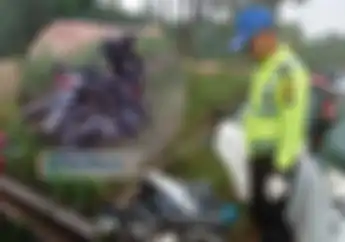 Kecelakaan Maut! Mobil Nyalip di Tikungan Hantam 4 Motor, 2 Nyawa Melayang di Sekupang