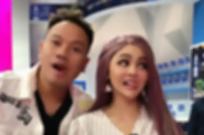 Vicky Prasetyo dan Jenita Janet