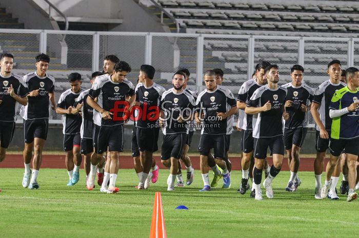 Skuat timnas Indonesia (skuad timnas Indonesia) sedang mengikuti latihan di Stadion Madya, Senayan, Jakarta, Minggu (8/9/2024) malam.