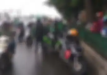 Parah.. Driver Ojek Online Sweeping Ojol Yang Masih Narik, Penumpang Diturunkan Dijalan!