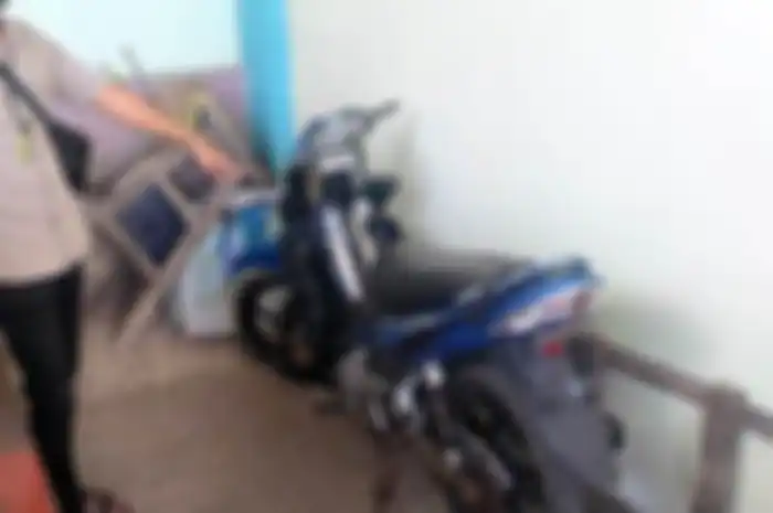Motor milik bos dicuri buruh harian yang baru lima hari kerja.
