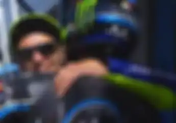 Ada Apa Nih, Adik Valentino Rossi Masuk ke Paddock Yamaha MotoGP?