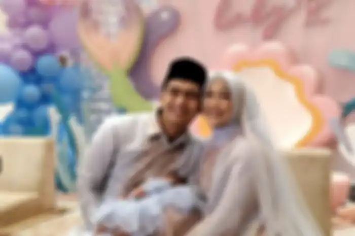 Ria Ricis dan Teuku Ryan di acara akikah sang anak di Amana Venue, Jagakarsa, Jakarta Selatan, Jumat (5/8/2022).