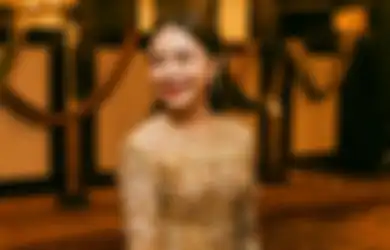 Bungkam Soal Hubungan Asmaranya Usai Bercerai, Rossa Berikan 2 Gepok Uang Untuk Pria Ini