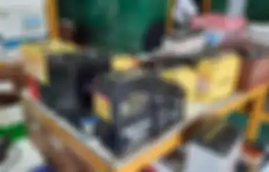 Begini Cara Baca Kode Aki Motor, Biar Enggak Dikasih Stok Lama