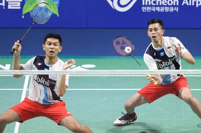 Pasangan ganda putra Indonesia, Fajar Alfian/Muhammad Rian Ardianto, saat menjalani laga melawan Li Junhui/Liu Yuchen pada babak semifinal Korea Open 2019.