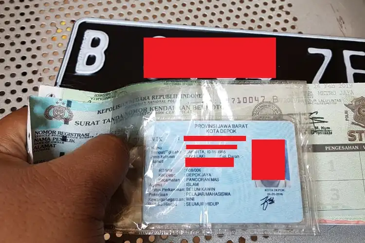 Enak Aja, Korban Tabrakan Enggak Boleh Ngambil KTP dan STNK Penabrak