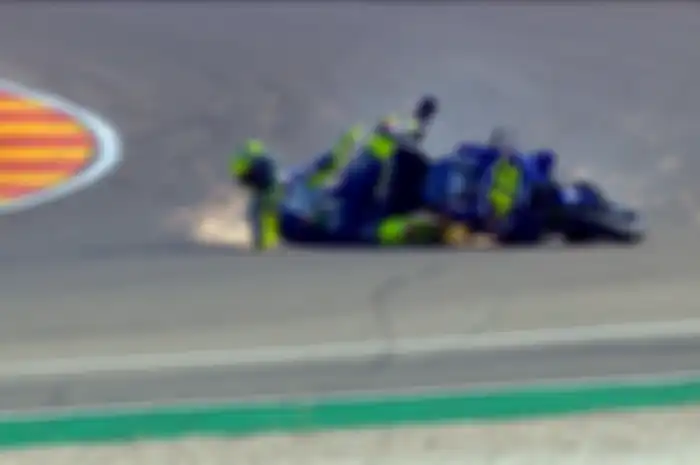 Valentino Rossi crash di tikungan kedua saat FP3 MotoGP Aragon