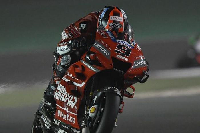 Pembalap tim Mission Winnow Ducati, Danilo Petrucci saat membalap di seri perdana MotoGP Qatar 2019