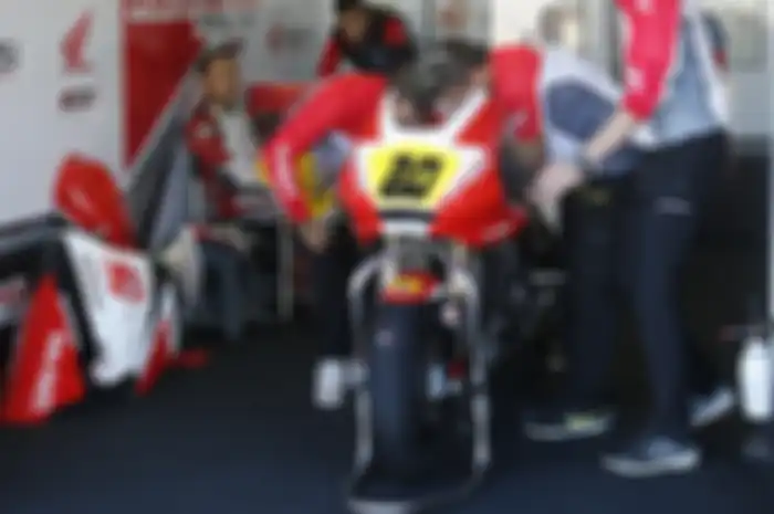Dimas Ekky Pratama absen di tes Moto3 - Moto2 Valencia pekan ini digantikan Andi Gilang. Mungkinkah 