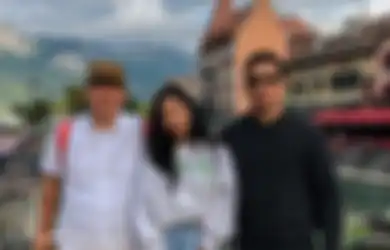 4 Ide OOTD Pakai Sneakers ala Putri Tommy Soeharto, Aya Hutami!