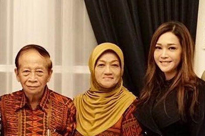 Maia Estianty dan orang tuanya