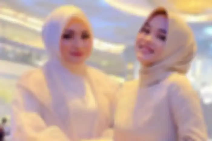 Nathalie Holscher dan Putri Delina