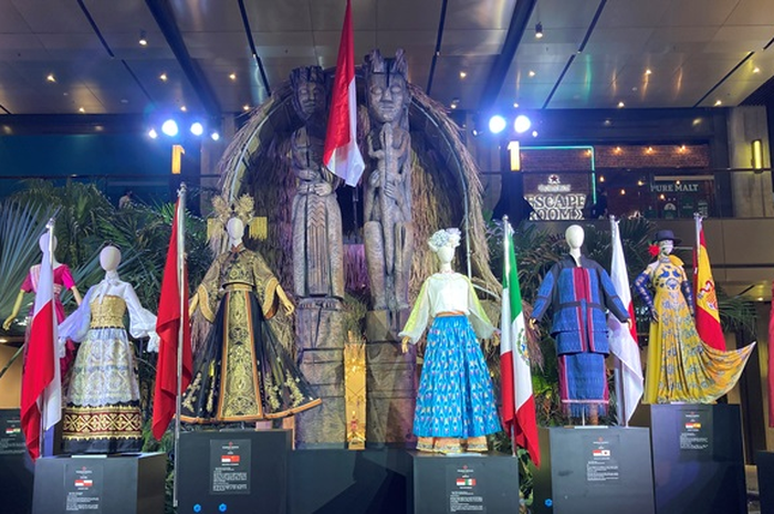 Instalasi Heritage Diplomacy di gelaran Jagantara yang berlokasi di ASHTA District 8 Jakarta.
