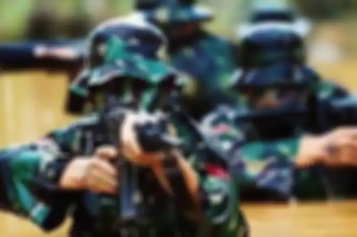 Bukan hanya itu, dia dianggap kebal dan memiliki ilmu kanuragan karena tidak tergores apabila disabet pedang ataupun tidak mempan ditembus peluru.