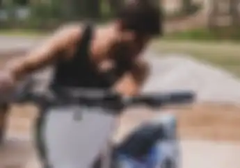Aneh Sih, Andrea Iannone Meskipun Diskors Tuduhan Doping Tetap Ngegas Aja, Motornya Kok Bukan Aprilia? 