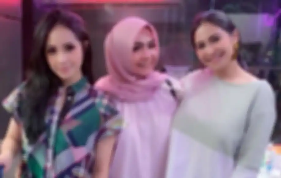Nagita Slavina, Rieta Amilia dan Caca Tengker.