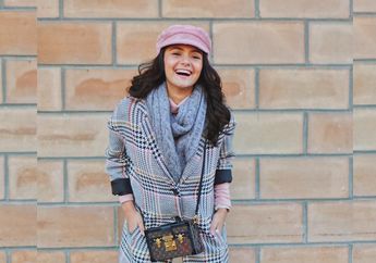 5 Padu Padan Outfit ala Amanda Rawles Buat Tampil Trendi Pakai Boots!