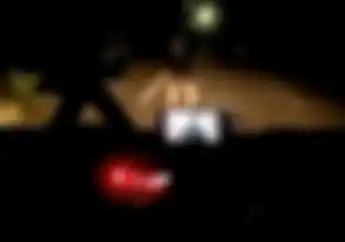 Video Detik-detik Sopir Truk Pemberani Bubarkan dan Nyaris Tabrak Kawanan Begal, Acungkan Balok di Tengah Jalan