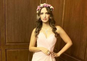 Cantik Nggak Ketulungan Hingga Disebut Bak Boneka Manekin, Intip Potret Nia Ramadhani Saat Tampil dengan Gaya Rambut Bob Berponi, Netizen: The Real Princess, Cantiknya Alami