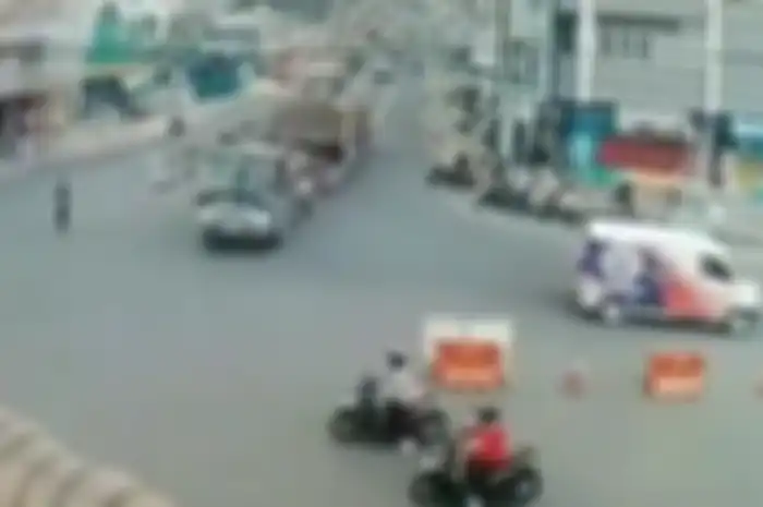 Truk diduga rem blong di Wonosobo.