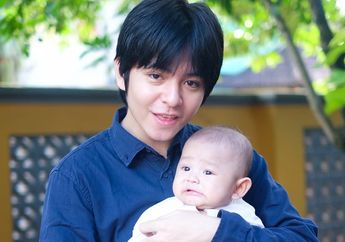 4 Foto Seleb Cowok Muda Bareng Keponakan Saat Idul Fitri. Gemes Abis!