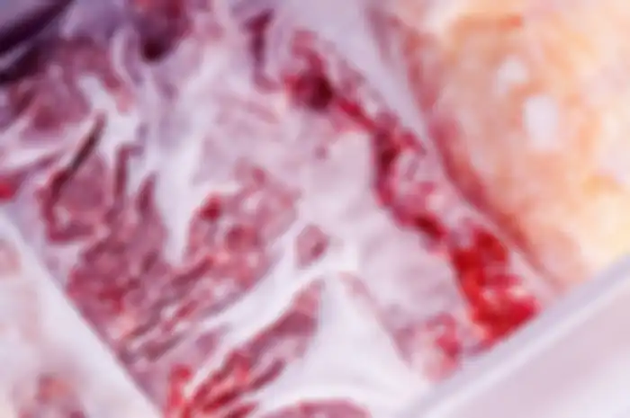 Cara mencairkan daging beku agar nutrisinya terjaga