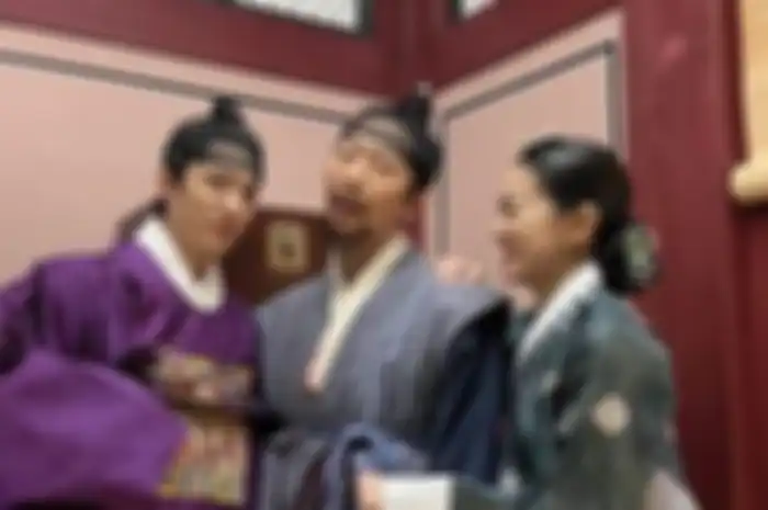 drama Korea The Queen's Umbrella