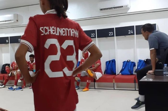 Claudia Scheunemann jadi perhatian seusai membawa Timnas U-18 Indonesia menang 1-0 atas Singapura dalam babak penyisihan Grup A Piala AFF U-18 Wanita 2022 di Stadion Jakabaring, Palembang, Jumat (22/7/2022).