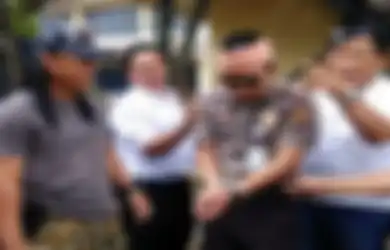Jumawa Nenteng Pistol Korek Api, 2 Polisi Gadungan Di Bekasi Ditangkap Usai Peras Korbannya: Telepon Bosmu, Siapin Duit Rp 4 Juta!