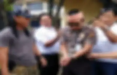 Jumawa Nenteng Pistol Korek Api, 2 Polisi Gadungan Di Bekasi Ditangkap Usai Peras Korbannya: Telepon Bosmu, Siapin Duit Rp 4 Juta!