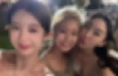 Foto Daisy ex Momoland dan Denise ex Secret Number di Bali Wedding Sunny Dahye!