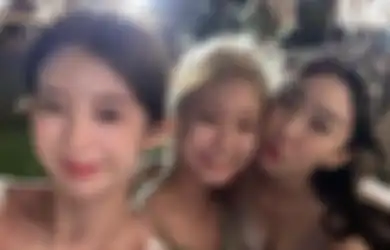 Foto Daisy ex Momoland dan Denise ex Secret Number di Bali Wedding Sunny Dahye!