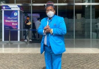 Viral Aksi Pengendara Mobil Sok Jagoan Terobos Hadangan Belasan Polisi di Jalan Raya, Hotman Paris Ikutan Jengkel: Cari Mahluk Ini!