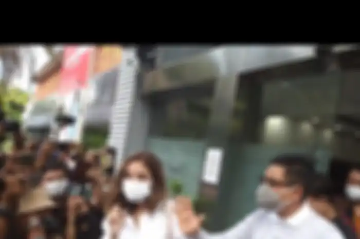 Gisella Anastasia usai menjalani pemeriksaan sebagai saksi atas kasus video panas mirip dirinya itu di Polda Metro Jaya, Jakarta Selatan, Selasa (17/11/2020).