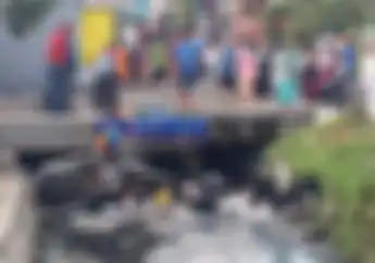 Akibat Bentrokan Warga Dengan Anak Kos, 16 Motor Jadi Korban, Diceburin Ke Sungai