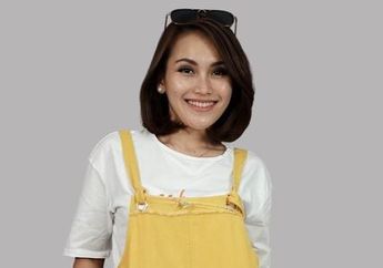 Dihiasi dengan 2 Kandang Burung, Intip Luasnya Garasi di Rumah Artis Ayu Ting Ting yang Bisa Muat Banyak Mobil