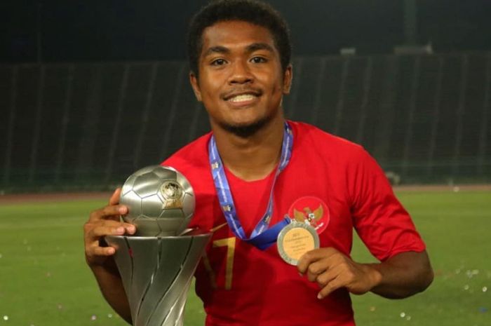 Pemain Persib Bandung, Billy Keraf, sukses mengantarkan timnas U-22 Indonesia juara Piala AFF U-22 2019.