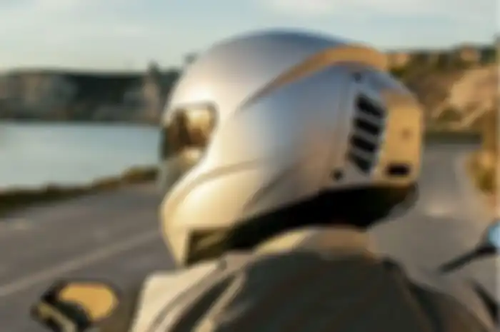 Helm pertama yang dilengkapi dengan AC