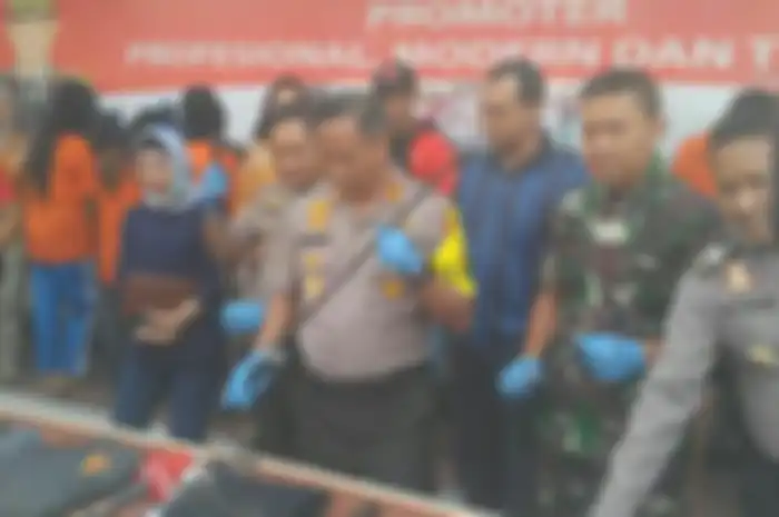 Polres Depok menampilkan para tersangka geng motor pelaku perampokan toko pakaian