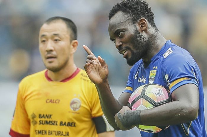  Gelandang Persib Bandung, Michael Essien, saat melawan Sriwijaya FC di Piala Presiden 2018, Selasa 