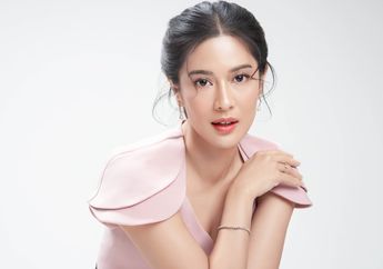 Males Dandan di Bulan Buasa, Wajah Asli Dian Sastrowardoyo Terekspos hingga Jadi Sorotan Netizen: Kek Anak Kuliahan Abis Begadang Tugas 