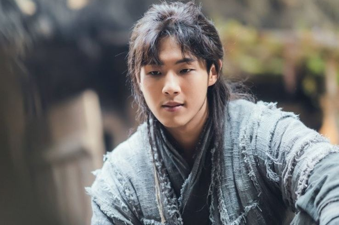 Ji Soo dalam Drama Korea 'River Where the Moon Rises'
