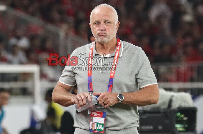 Graham Arnold resmi mengundurkan diri dari kursi pelatih Timnas Australia karena hasil imbang melawan Timnas Indonesia.