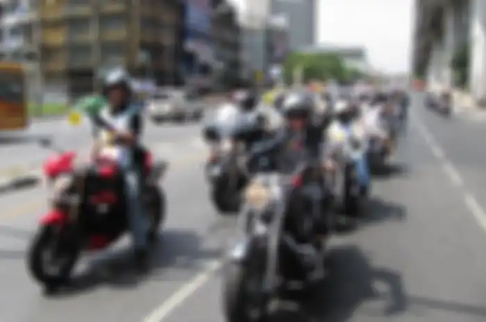 Ilustrasi konvoi pengguna motor ber-cc besar (moge)