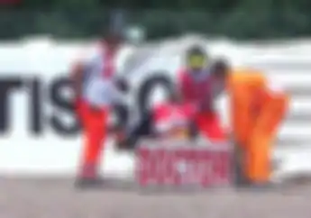 Seram.. Video Kecelakaan Fatal Mika Kallio di FP2 MotoGP Jerman, Lutut Cedera Tertimpa Motor
